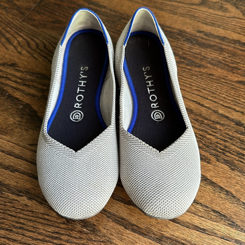 Rothy’s light grey rounded toe flat 7.5